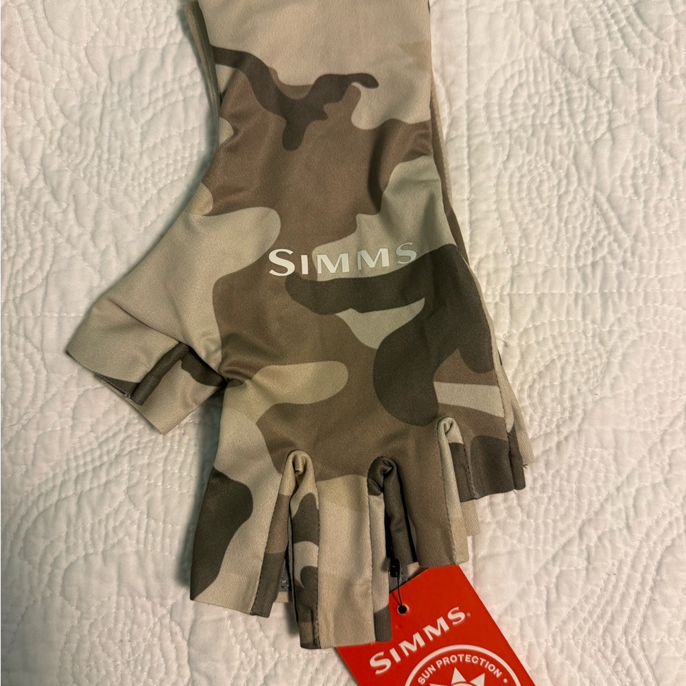 Simms Tan and Brown Camouflage Fingerless Gloves